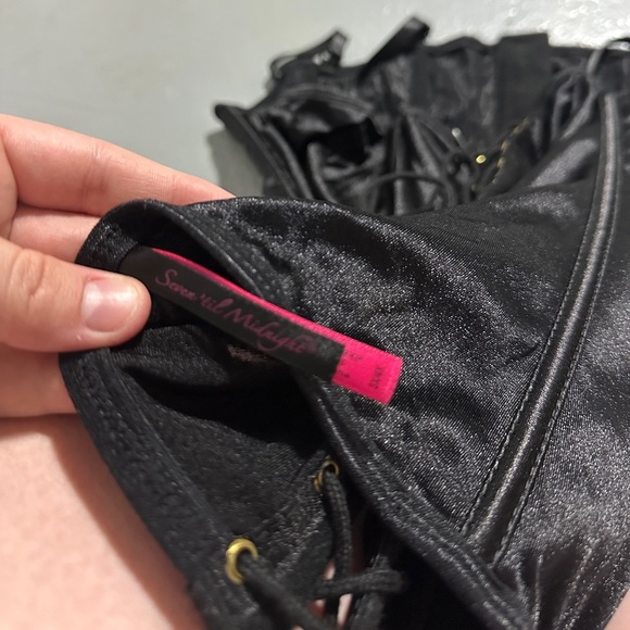 seven til midnight black zip up and lace up corset top size 3XL - Picture 3 of 4